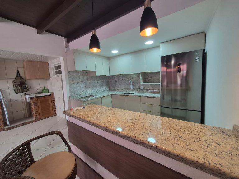 CASA EM CONDOMÍNIO COM 2 DORMITÓRIOS, SENDO UM TRANSFORMADO EM CLOSET, NO RONDÔNIA