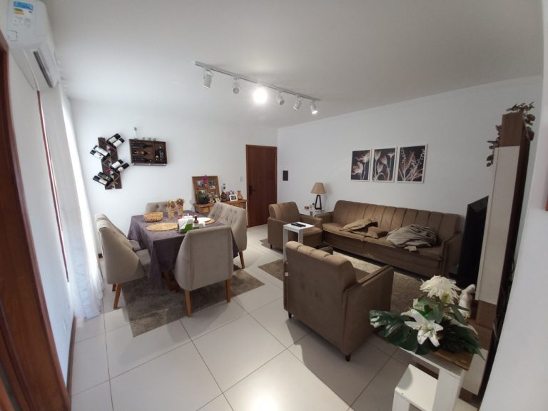 APARTAMENTO COM 2 DORMITÓRIOS, UMA GARAGEM NO IDEAL