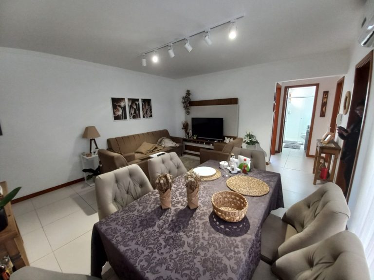 APARTAMENTO COM 2 DORMITÓRIOS, UMA GARAGEM NO IDEAL