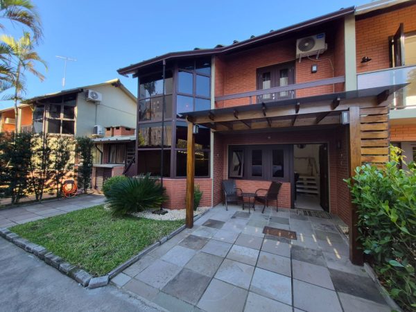 CASA EM CONDOMÍNIO COM 2 DORMITÓRIOS, NO RONDÔNIA