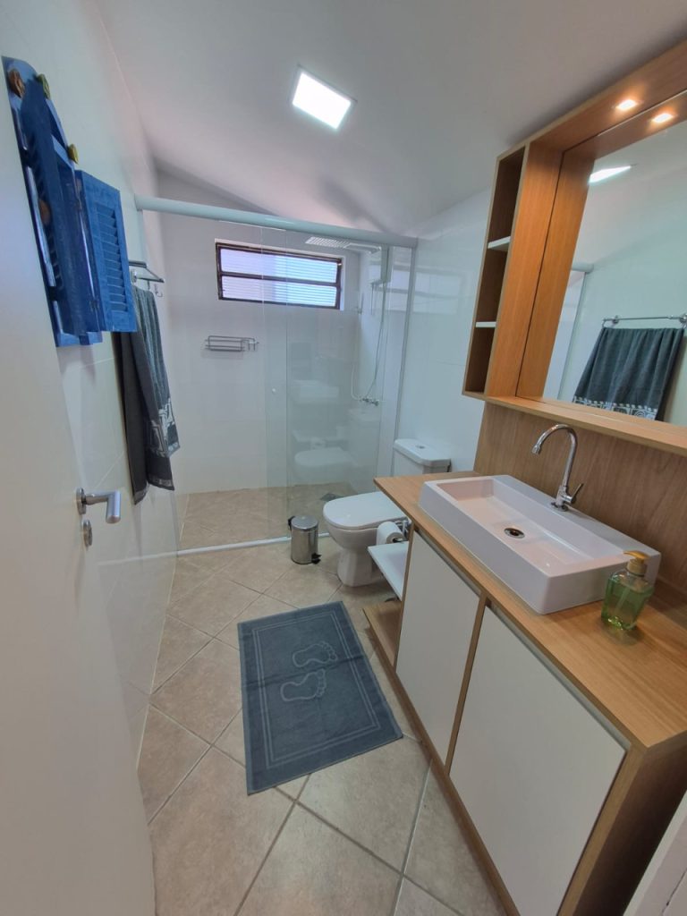 CASA EM CONDOMÍNIO COM 2 DORMITÓRIOS, NO RONDÔNIA