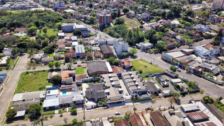 CASA EM COMDOMÍNIO COM 3 SUÍTES, GARAGEM PARA DOIS CARROS, NO OPERÁRIO NH