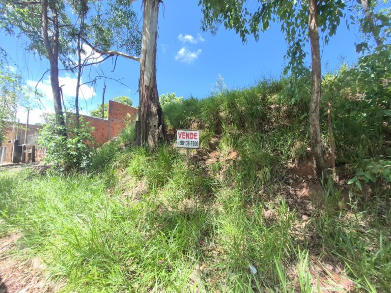 TERRENO EM ACLIVE COM 360,00M2 ÁREA TOTAL, NO PETRÓPOLIS NOVO HAMBURGO