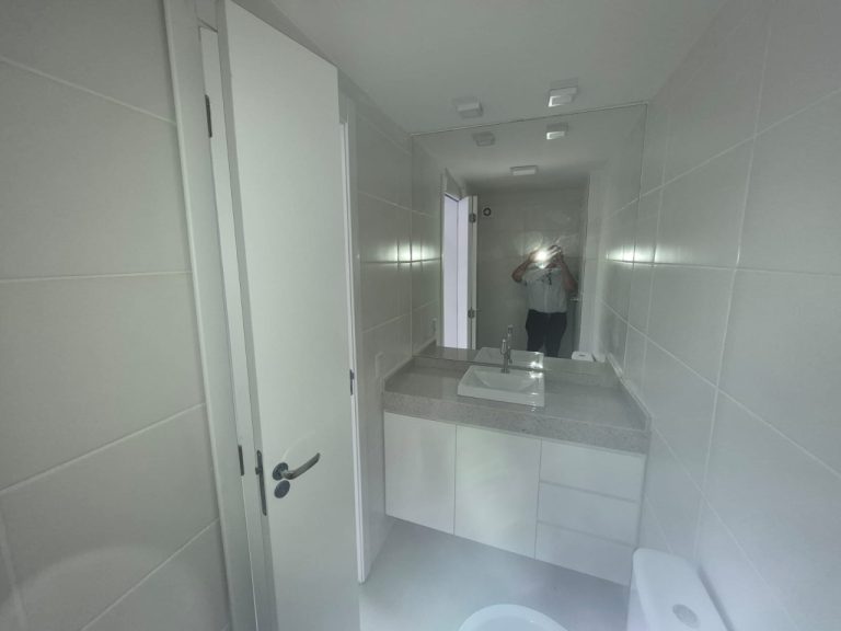 APARTAMENTO COM 3 DORMITÓRIOS, SENDO UM SUÍTE, DUAS VAGAS DE GARAGEM, CENTRO NH