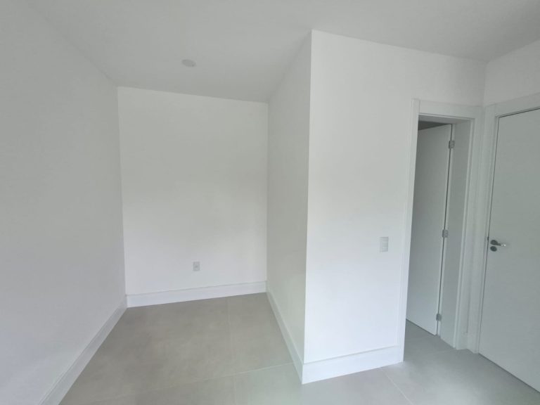 APARTAMENTO COM 3 DORMITÓRIOS, SENDO UM SUÍTE, DUAS VAGAS DE GARAGEM, CENTRO NH