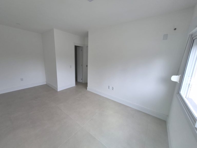 APARTAMENTO COM 3 DORMITÓRIOS, SENDO UM SUÍTE, DUAS VAGAS DE GARAGEM, CENTRO NH
