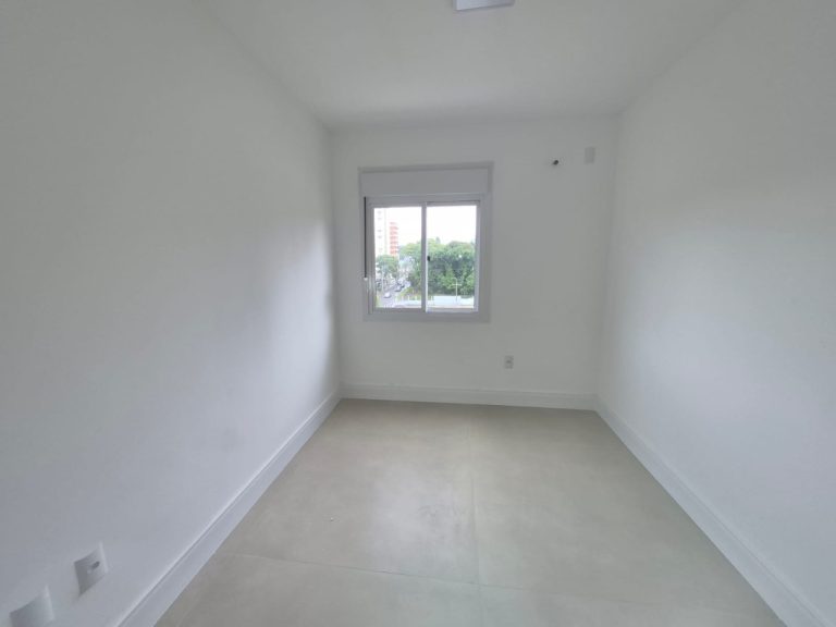 APARTAMENTO COM 3 DORMITÓRIOS, SENDO UM SUÍTE, DUAS VAGAS DE GARAGEM, CENTRO NH