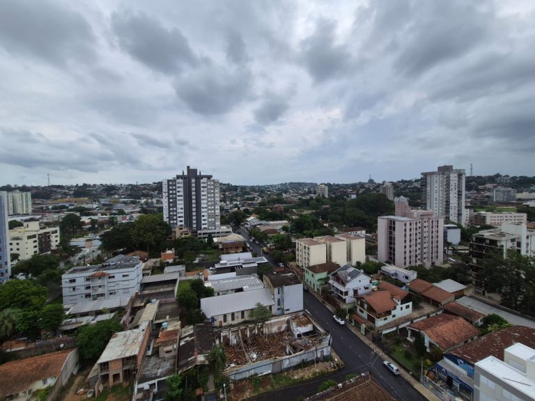 APARTAMENTO COM 2 DORMITÓRIOS, GARAGEM, NO RIO BRANCO