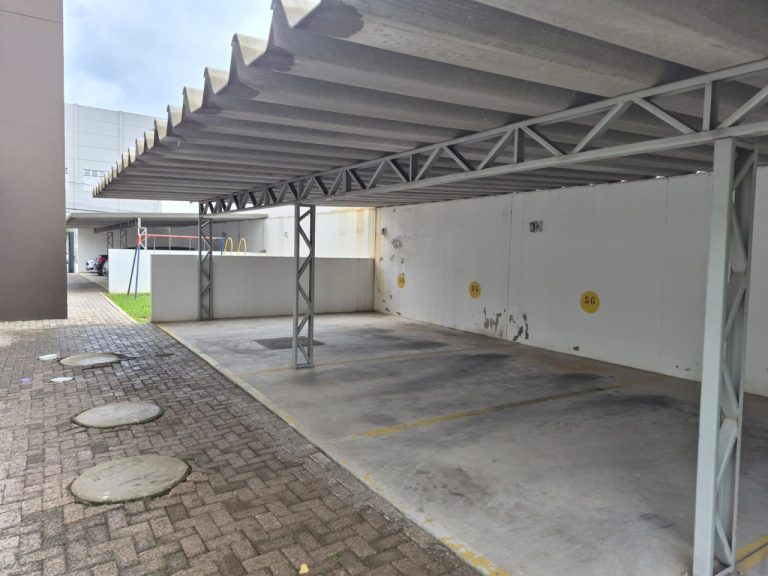 APARTAMENTO COM 2 DORMITÓRIOS, GARAGEM, NO RIO BRANCO