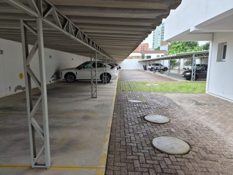APARTAMENTO COM 2 DORMITÓRIOS, GARAGEM, NO RIO BRANCO
