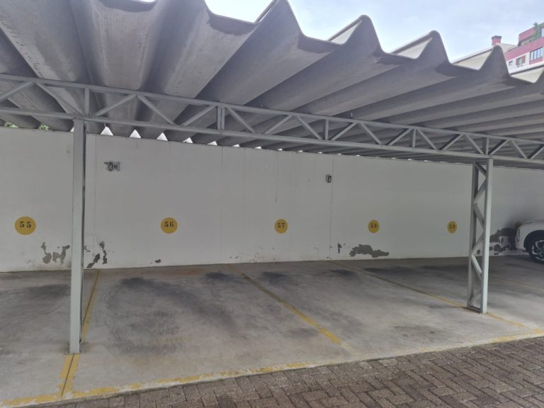 APARTAMENTO COM 2 DORMITÓRIOS, GARAGEM, NO RIO BRANCO