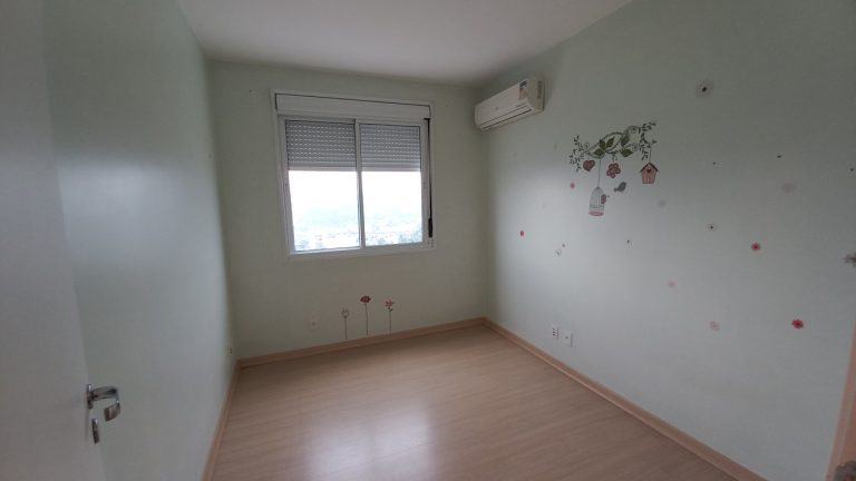 APARTAMENTO TRÊS DORMITÓRIOS (UM SUÍTE), GARAGEM DOIS CARROS: TODO MOBILIADO
