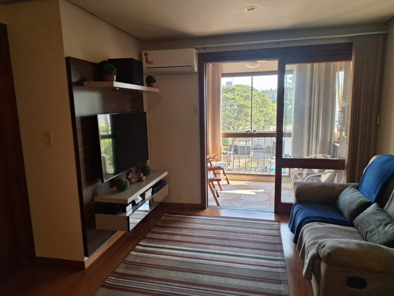 APARTAMENTO COM 3 DORMITÓRIOS, SENDO UM SUÍTE, GARAGEM DOIS CARROS, NO VILA ROSA