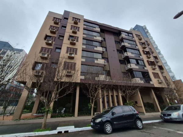 APARTAMENTO COM 3 DORMITÓRIOS, SENDO UM SUÍTE, GARAGEM DOIS CARROS, NO VILA ROSA
