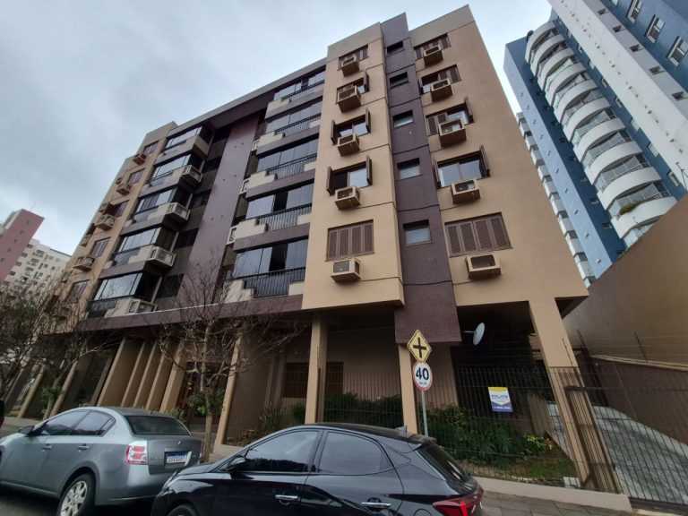 APARTAMENTO COM 3 DORMITÓRIOS, SENDO UM SUÍTE, GARAGEM DOIS CARROS, NO VILA ROSA