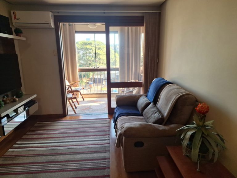 APARTAMENTO COM 3 DORMITÓRIOS, SENDO UM SUÍTE, GARAGEM DOIS CARROS, NO VILA ROSA