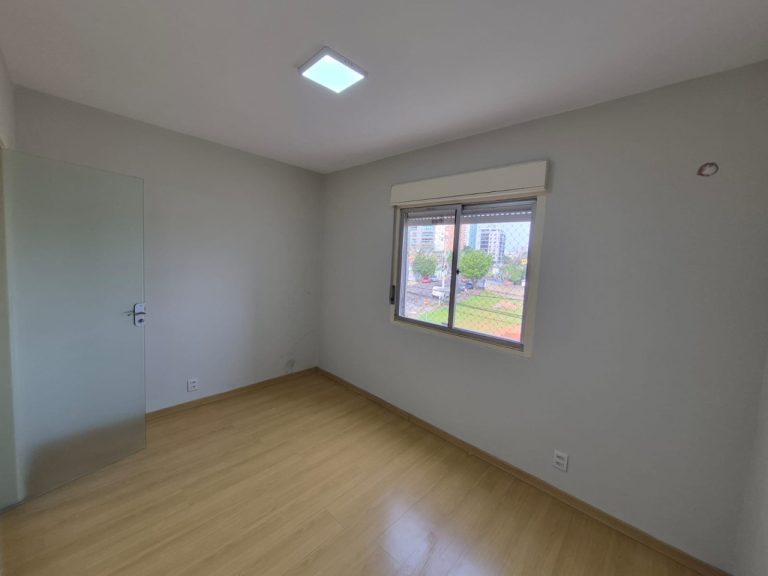 APARTAMENTO COM 3 DORMITÓRIOS, SACADA, UMA VAGA PARA CARRO, NO OPERÁRIO