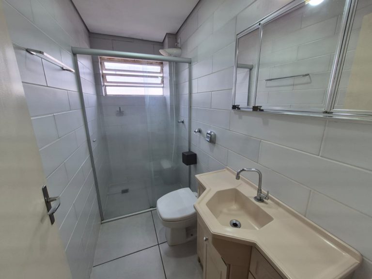 APARTAMENTO COM 3 DORMITÓRIOS, SACADA, UMA VAGA PARA CARRO, NO OPERÁRIO
