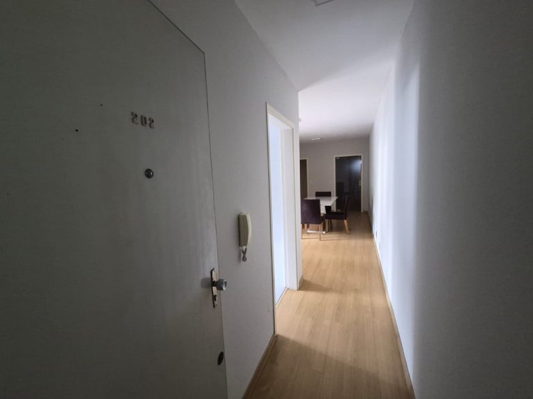 APARTAMENTO COM 3 DORMITÓRIOS, SACADA, UMA VAGA PARA CARRO, NO OPERÁRIO
