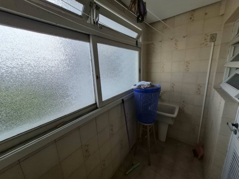 APARTAMENTO DOIS DORMITÓRIOS COM SUÍTE E GARAGEM NO CENTRO